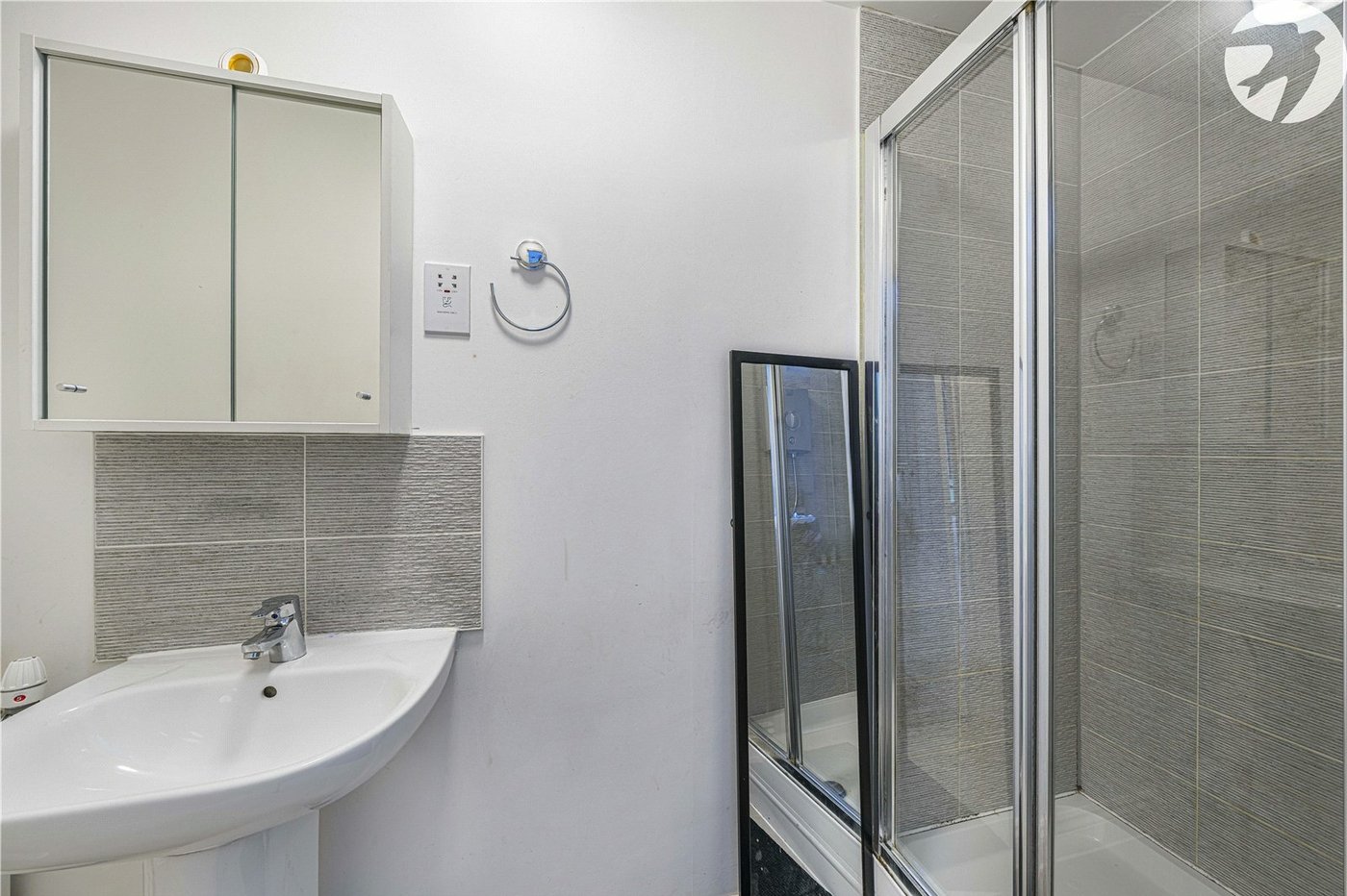 2 bedroom house for sale in Dartford | Robinson Jackson