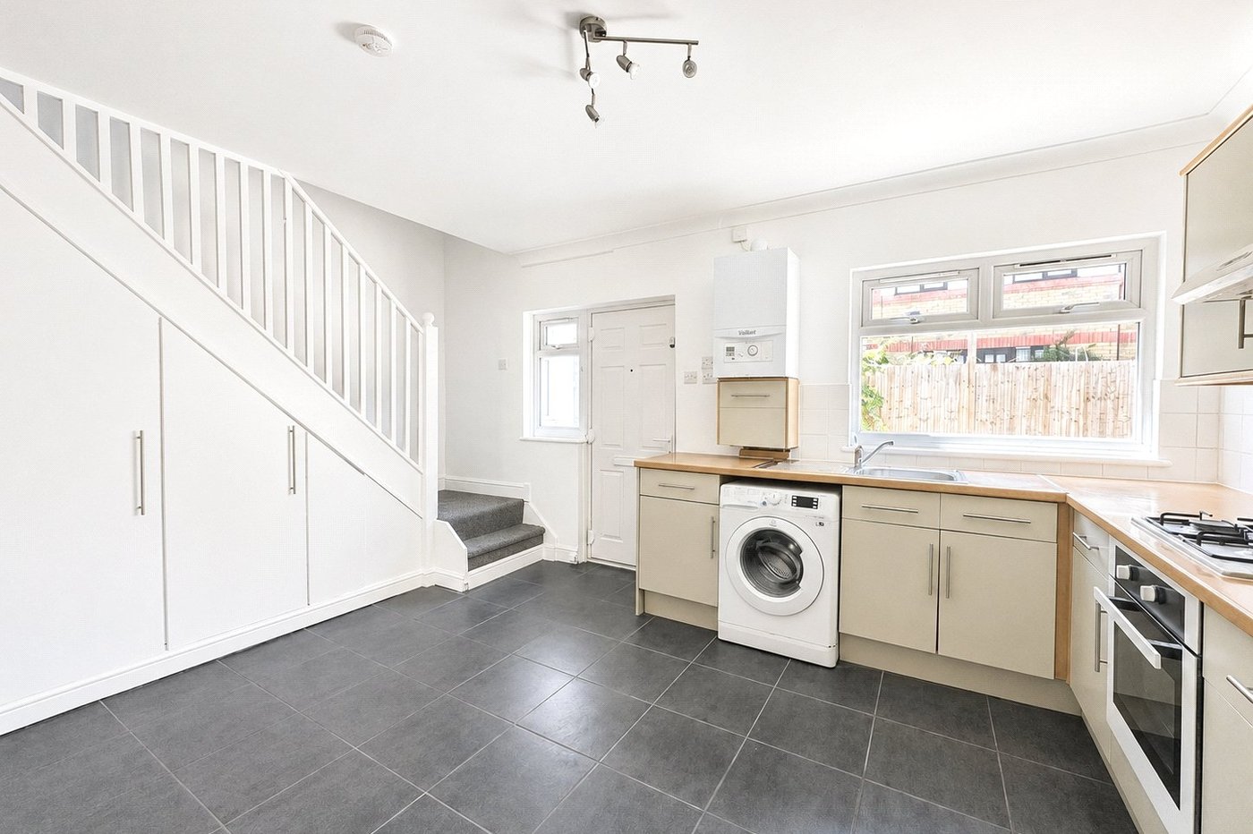 1 bedroom house for sale in London | Robinson Jackson