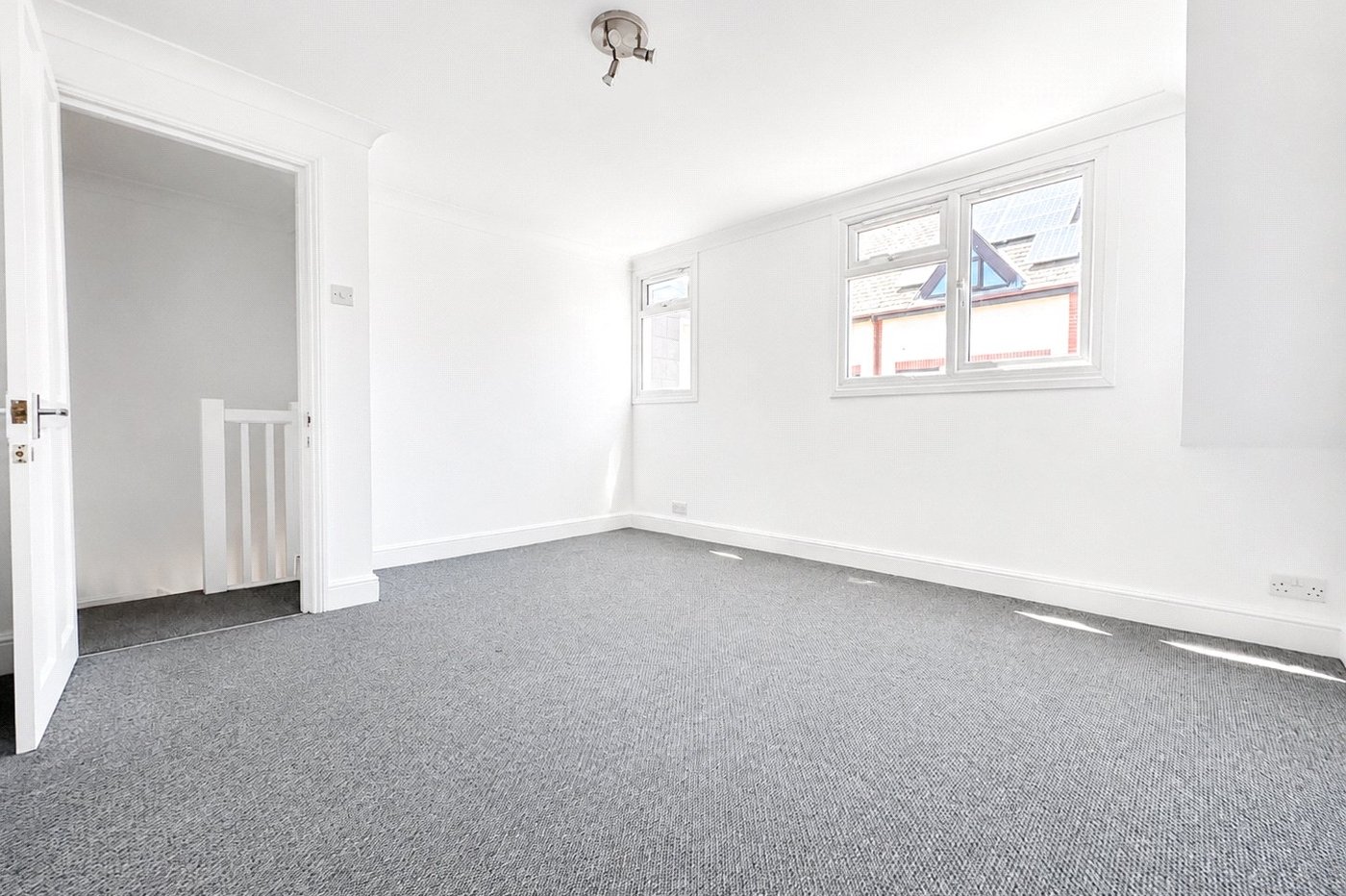1 bedroom house for sale in London | Robinson Jackson