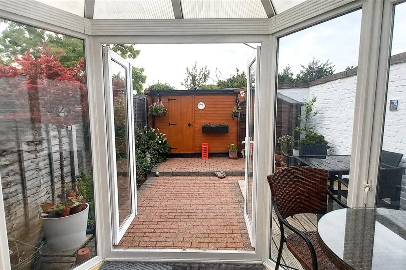 2 bedroom house for sale in London | Robinson Jackson
