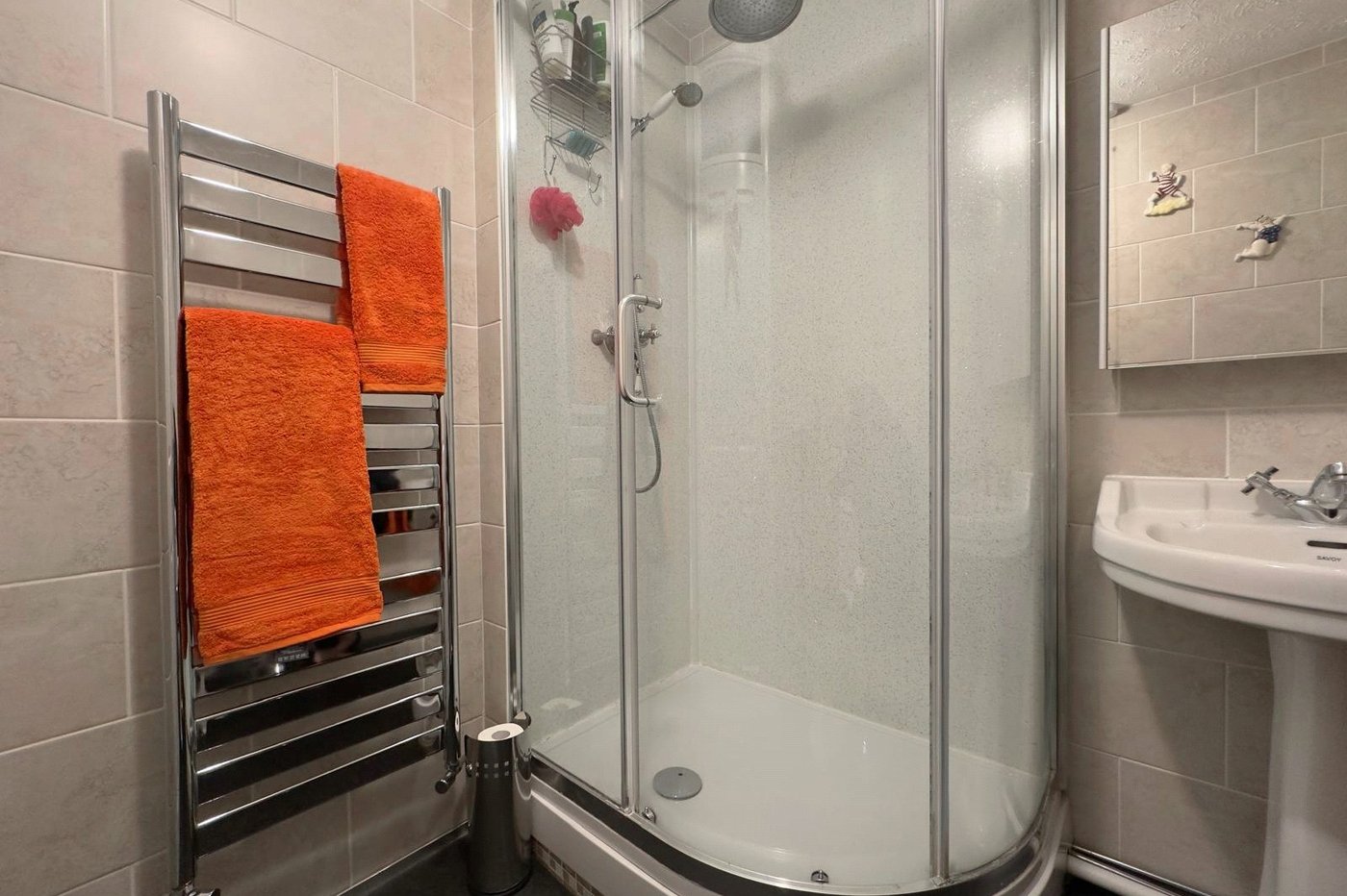 2 bedroom house for sale in London | Robinson Jackson