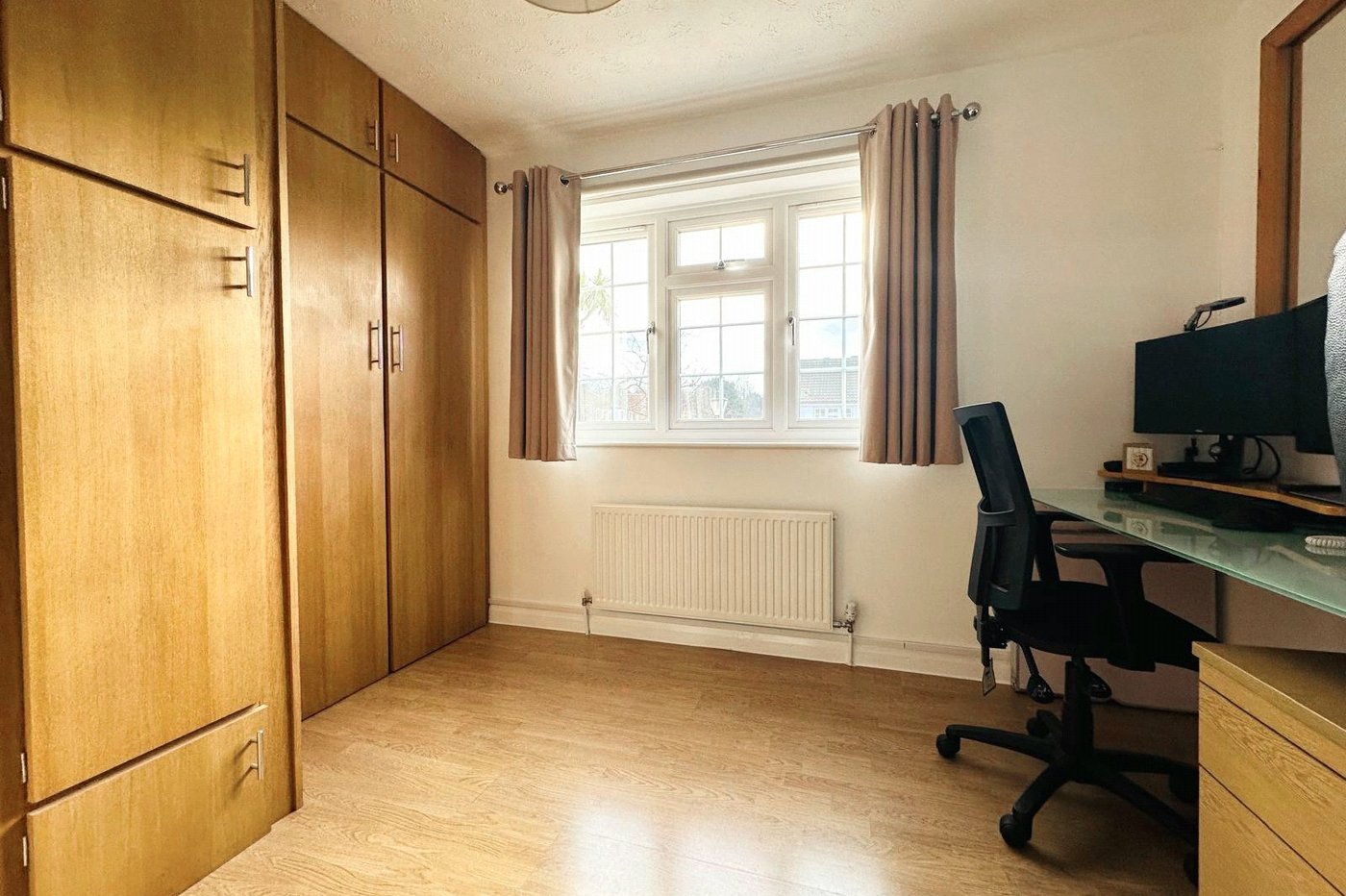 2 bedroom house for sale in London | Robinson Jackson