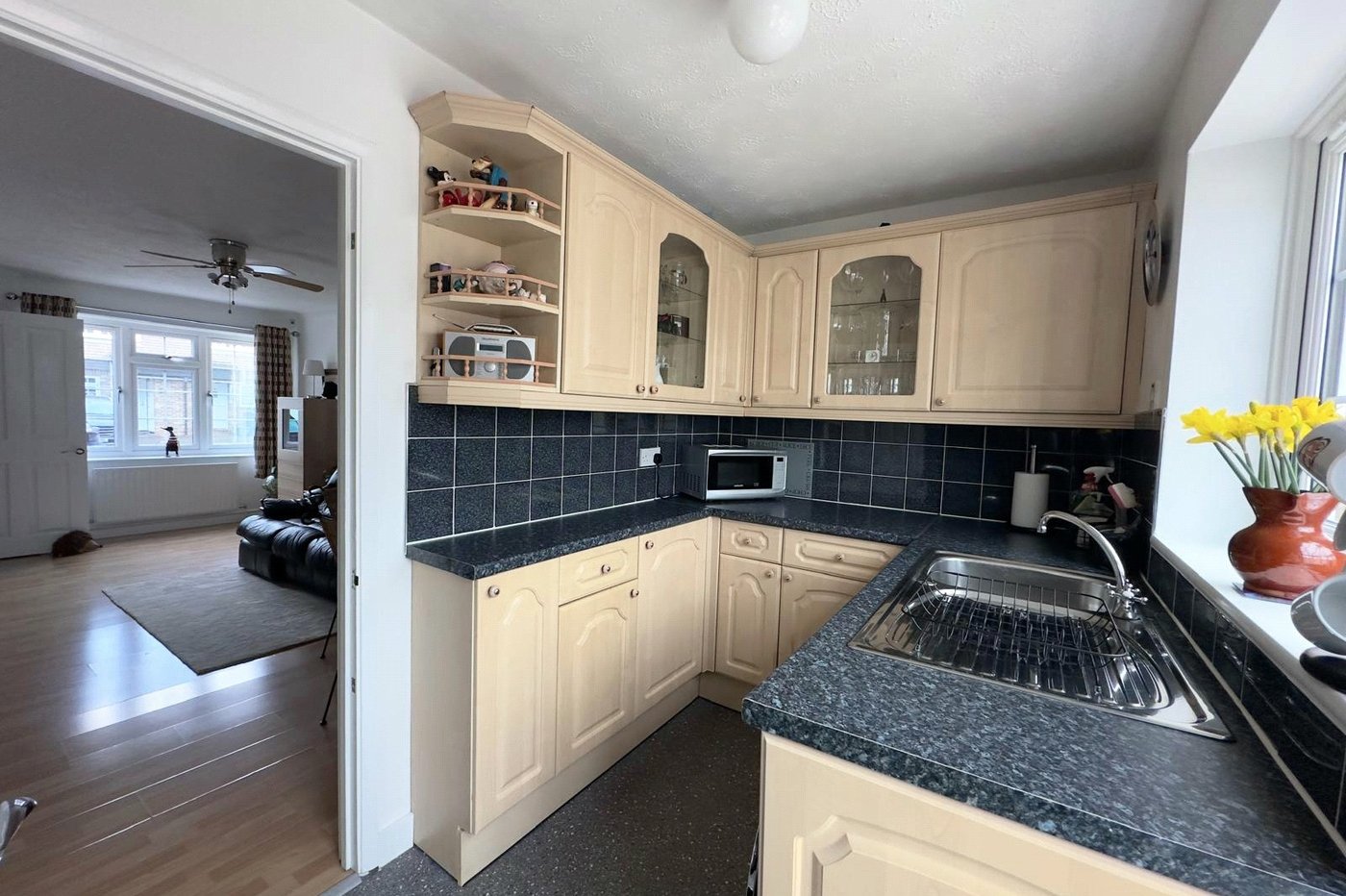 2 bedroom house for sale in London | Robinson Jackson