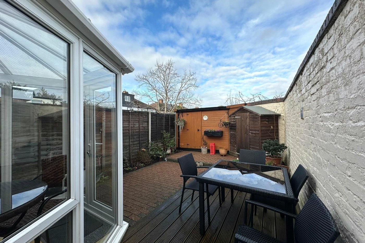 2 bedroom house for sale in London | Robinson Jackson