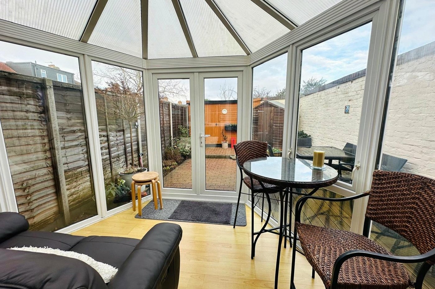 2 bedroom house for sale in London | Robinson Jackson