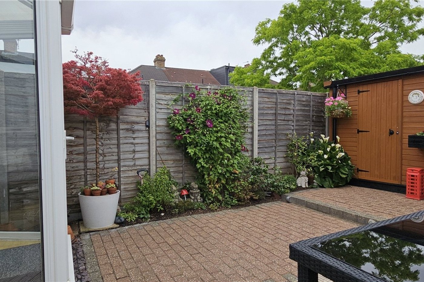 2 bedroom house for sale in London | Robinson Jackson