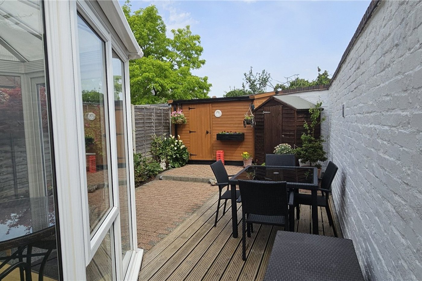 2 bedroom house for sale in London | Robinson Jackson
