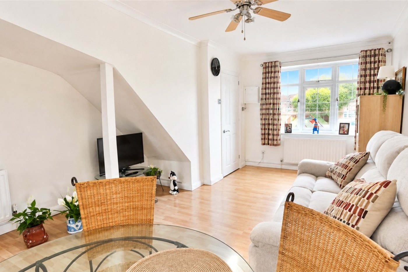 2 bedroom house for sale in London | Robinson Jackson