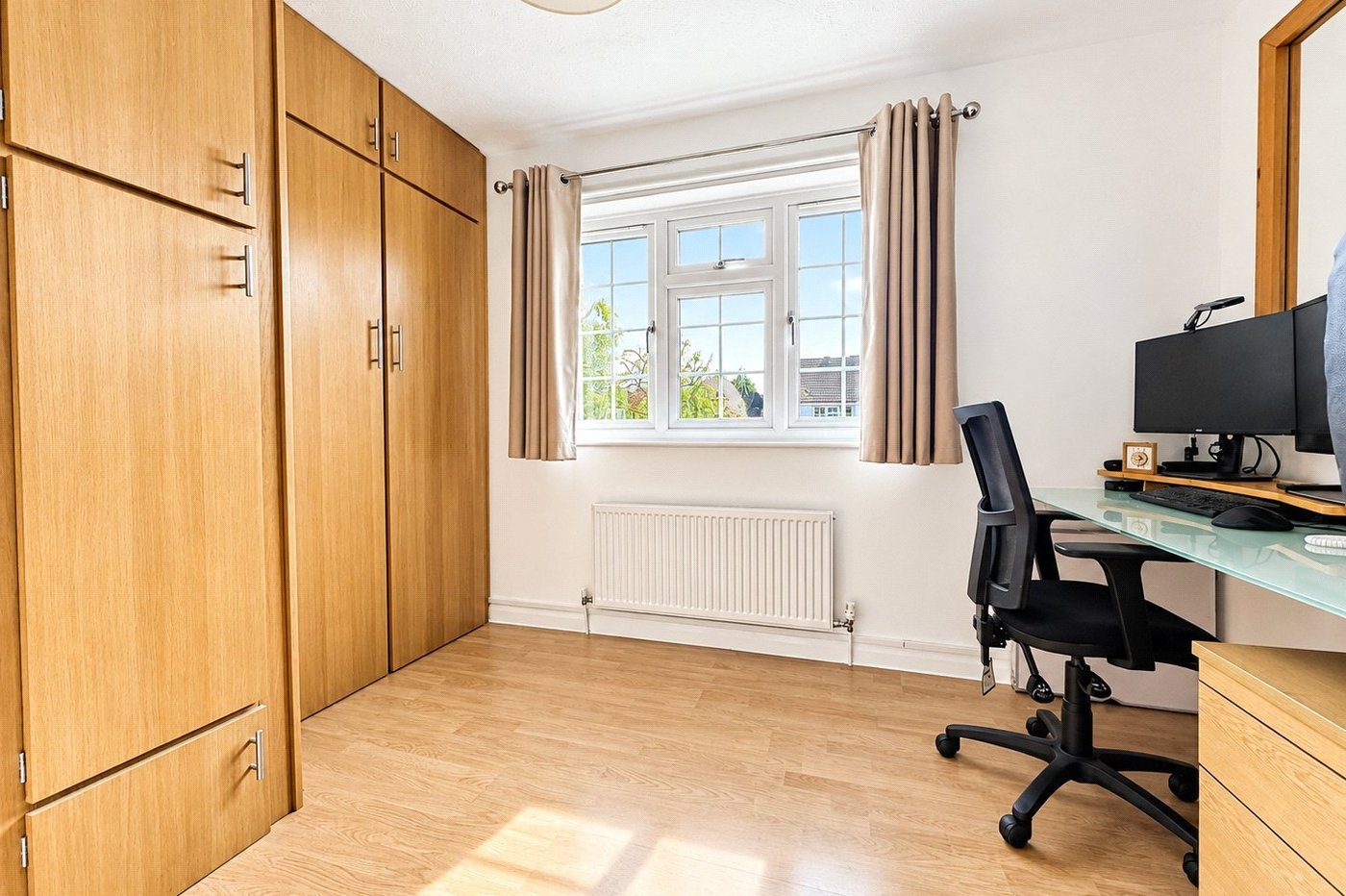 2 bedroom house for sale in London | Robinson Jackson