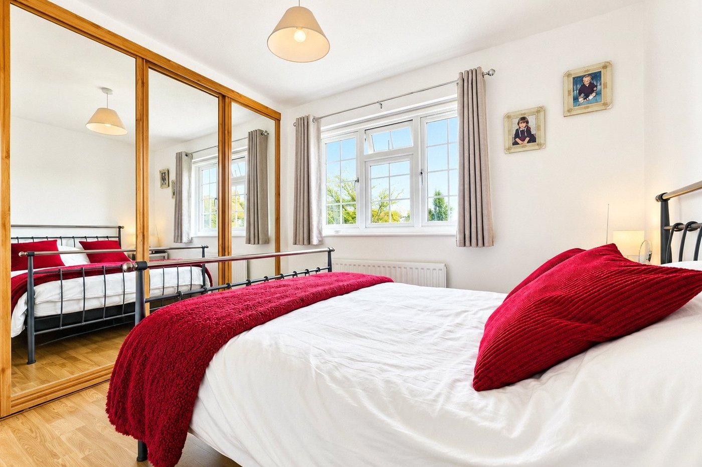 2 bedroom house for sale in London | Robinson Jackson