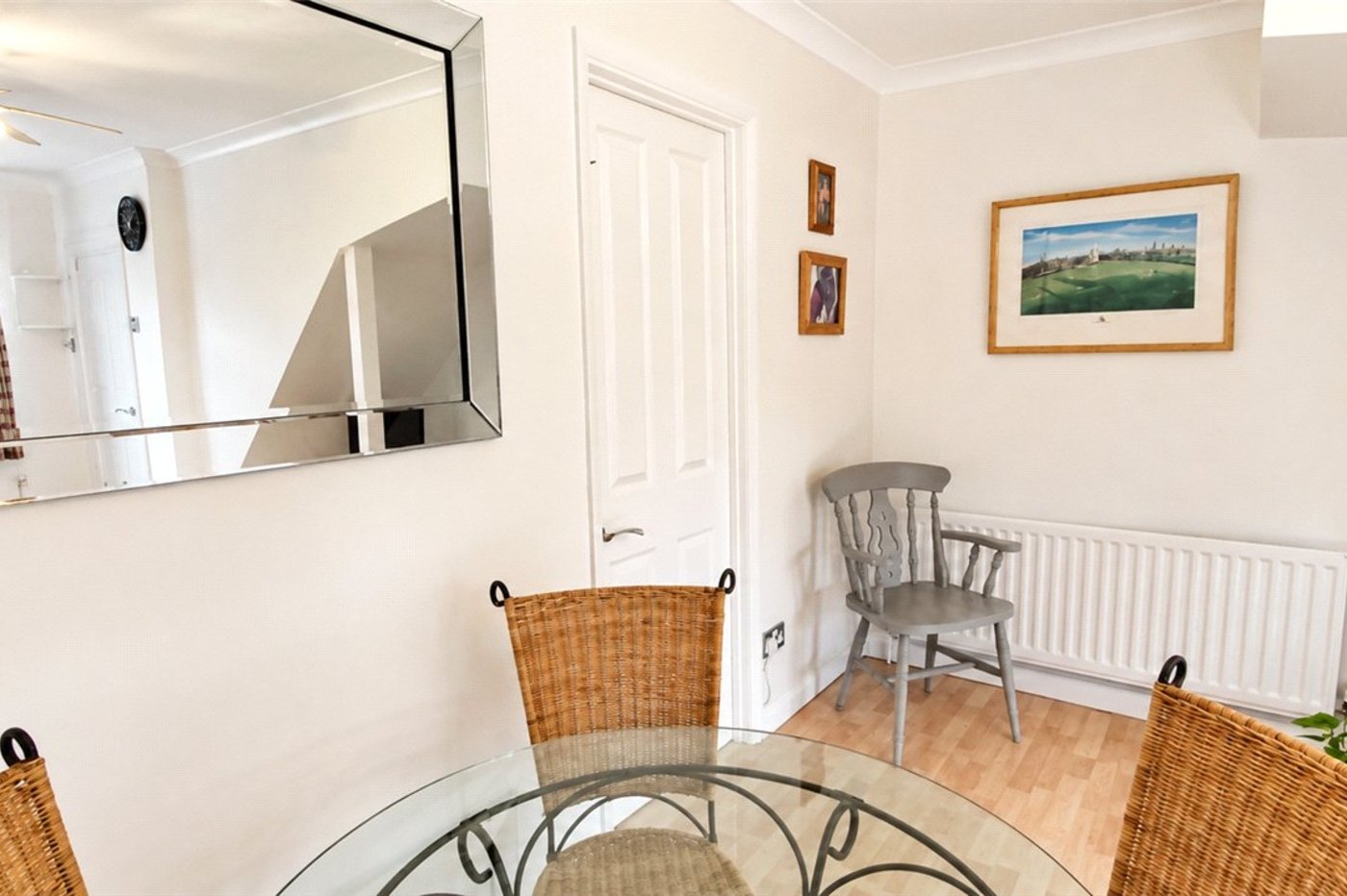 2 bedroom house for sale in London | Robinson Jackson