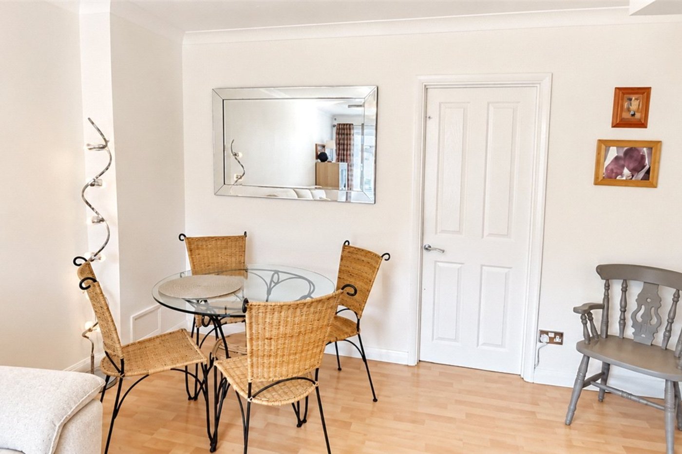 2 bedroom house for sale in London | Robinson Jackson