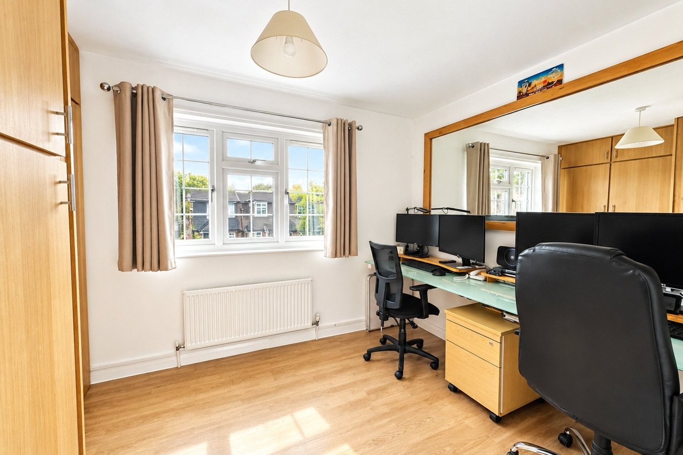 2 bedroom house for sale in London | Robinson Jackson