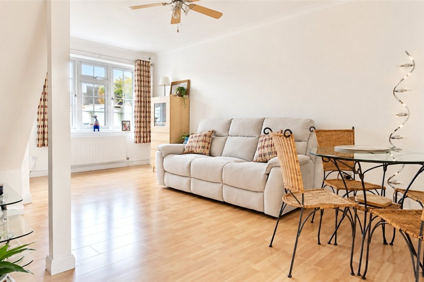 2 bedroom house for sale in London | Robinson Jackson
