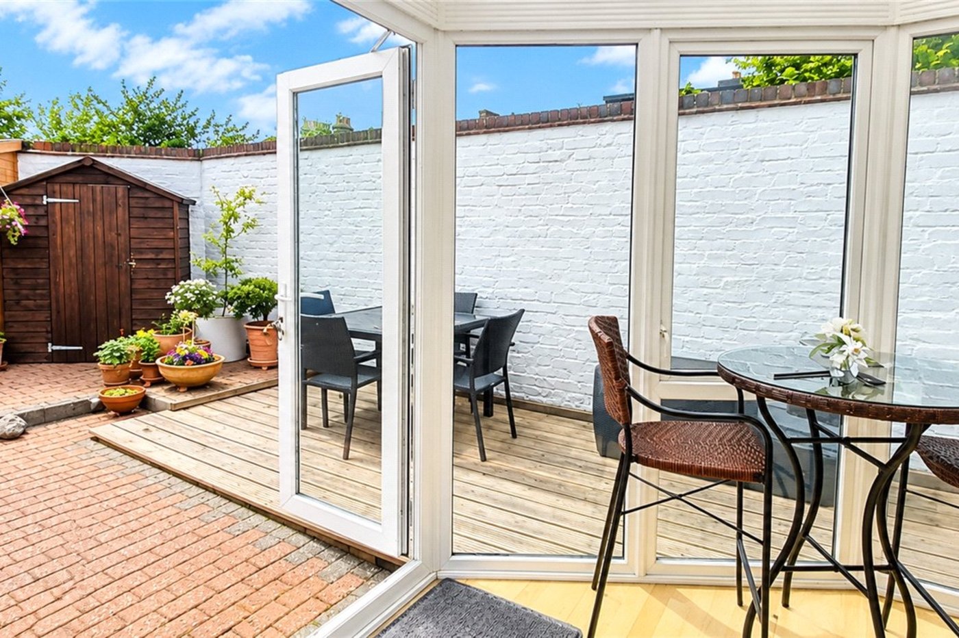2 bedroom house for sale in London | Robinson Jackson