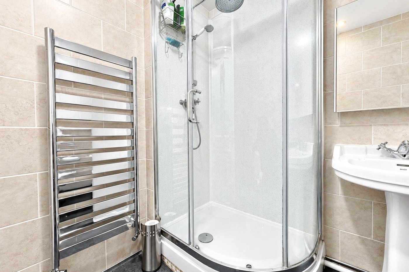 2 bedroom house for sale in London | Robinson Jackson