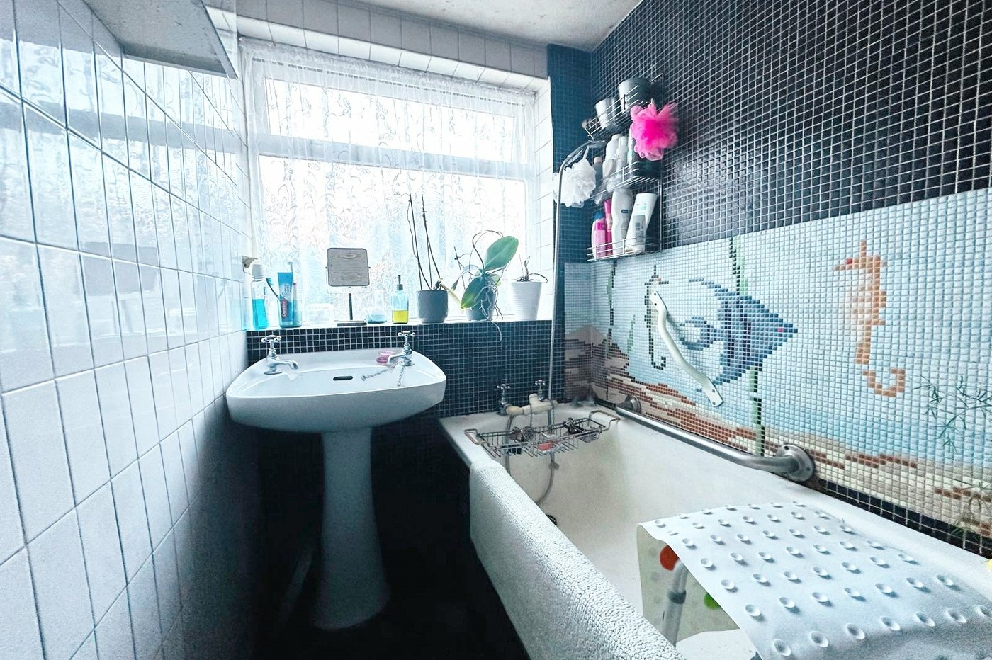 3 bedroom house for sale in London | Robinson Jackson