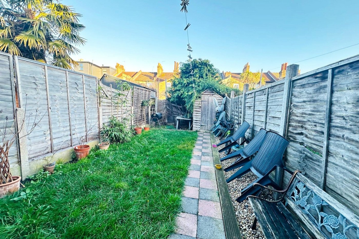 3 bedroom house for sale in London | Robinson Jackson