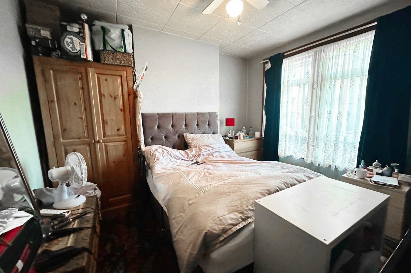 3 bedroom house for sale in London | Robinson Jackson