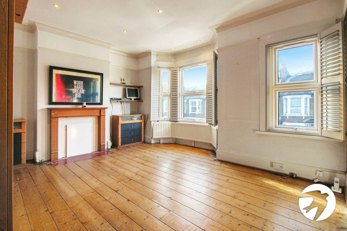 3 bedroom house for sale in London | Robinson Jackson