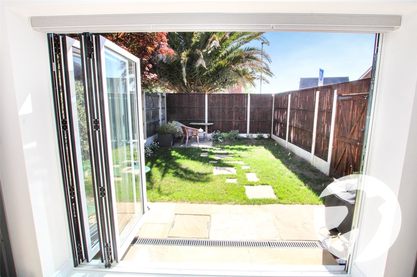 3 bedroom house for sale in London | Robinson Jackson