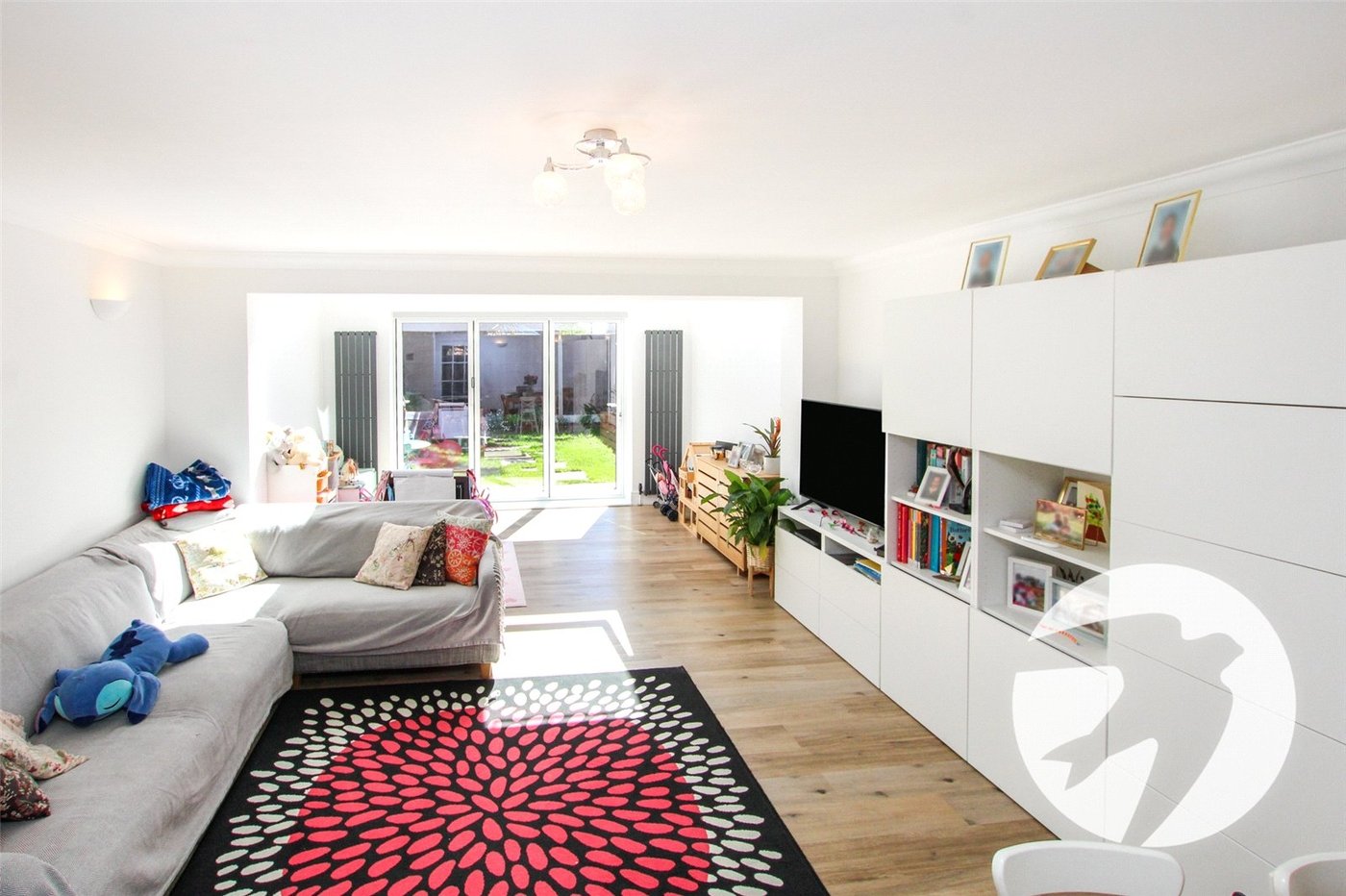 3 bedroom house for sale in London | Robinson Jackson