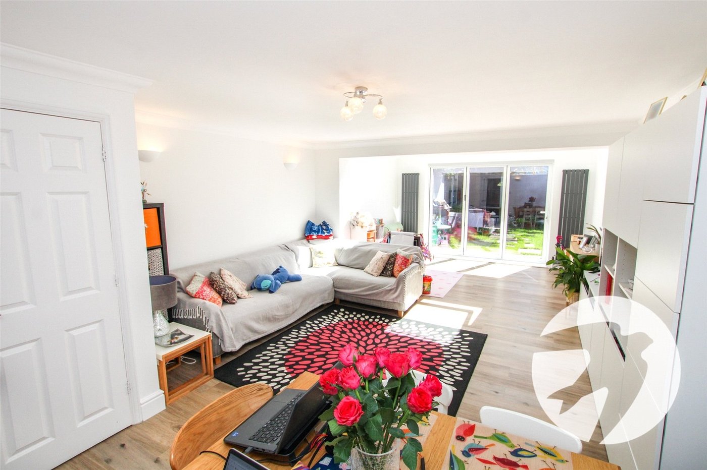 3 bedroom house for sale in London | Robinson Jackson