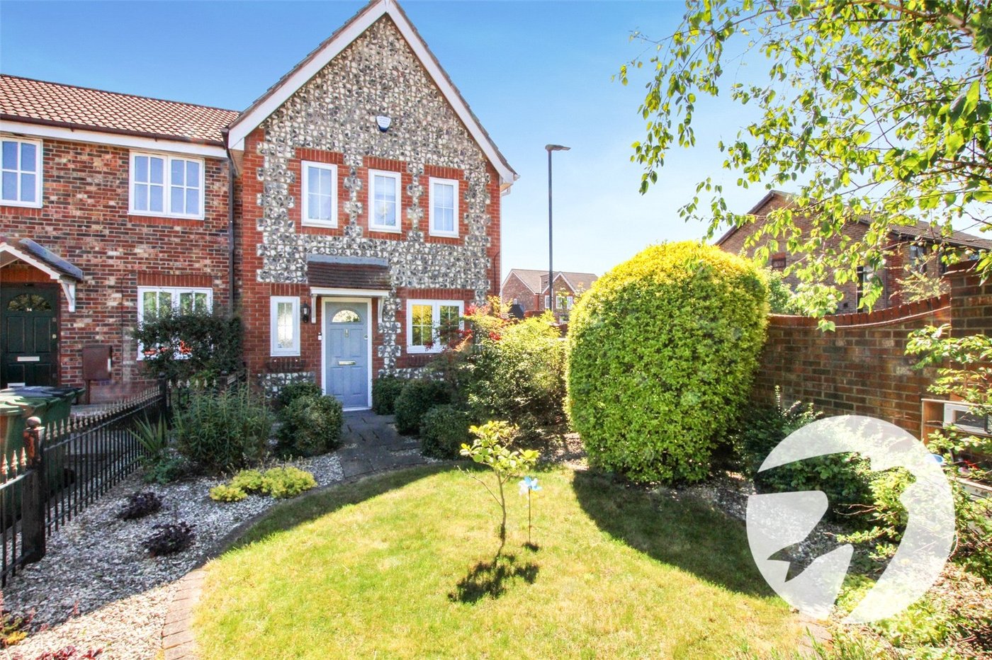 3 bedroom house for sale in London | Robinson Jackson