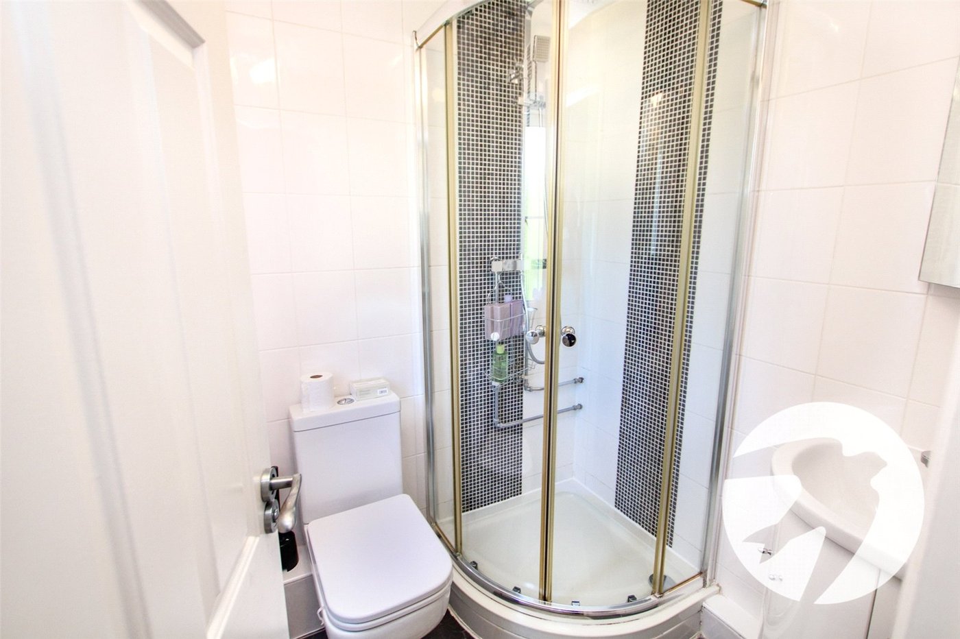 3 bedroom house for sale in London | Robinson Jackson