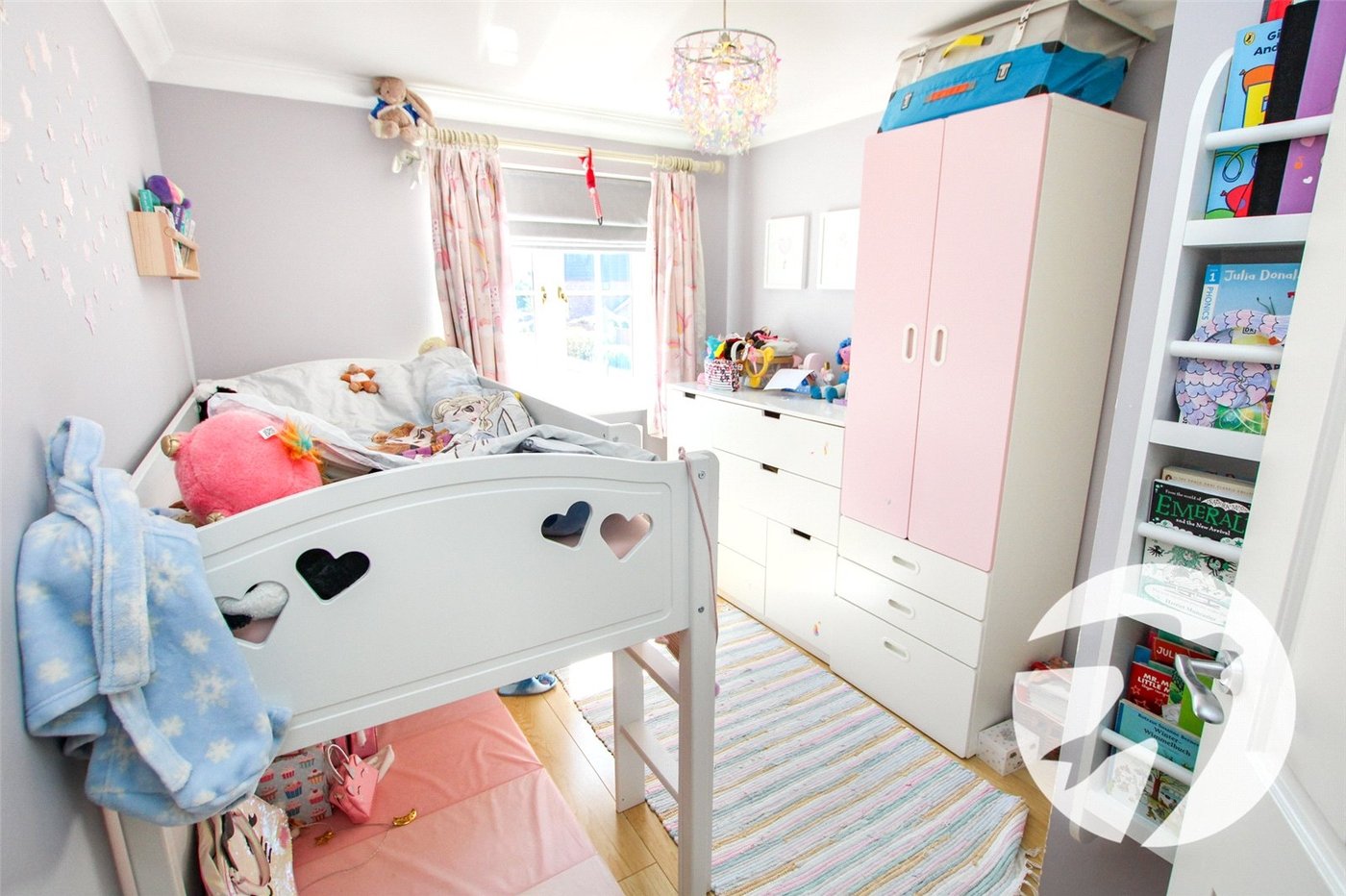 3 bedroom house for sale in London | Robinson Jackson