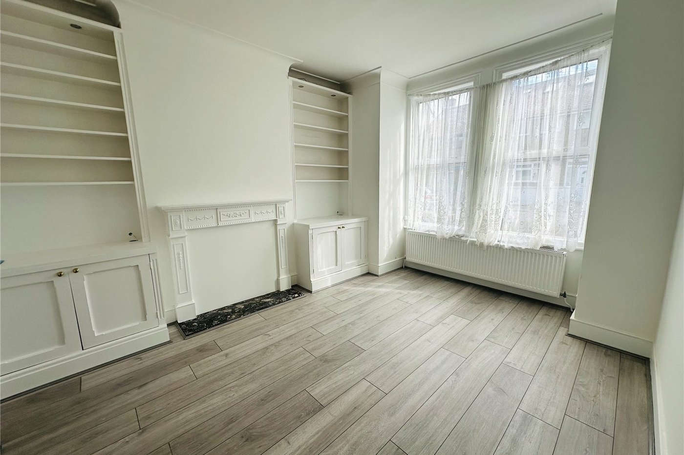 3 bedroom house for sale in London | Robinson Jackson