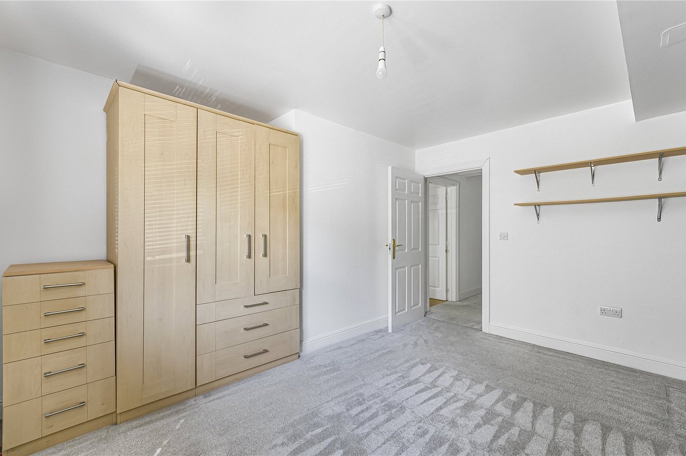 2 bedroom property for sale in Dartford | Robinson Jackson