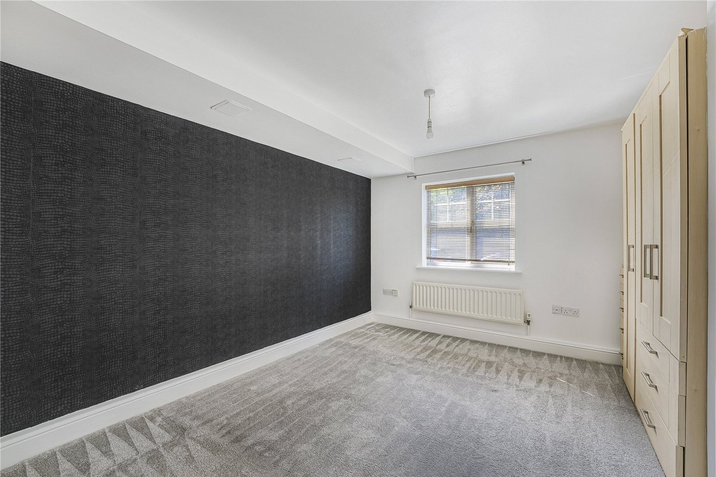 2 bedroom property for sale in Dartford | Robinson Jackson