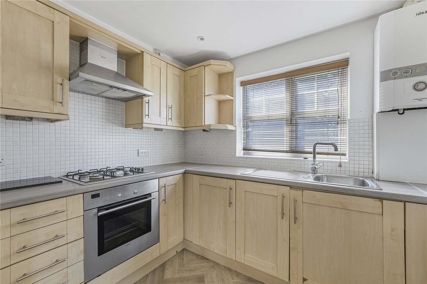 2 bedroom property for sale in Dartford | Robinson Jackson
