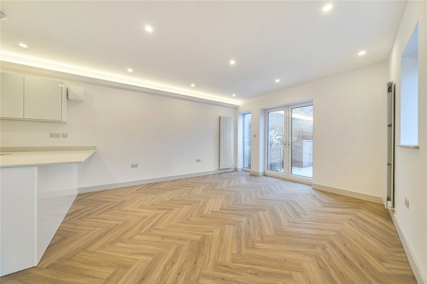 2 bedroom house for sale in London | Robinson Jackson