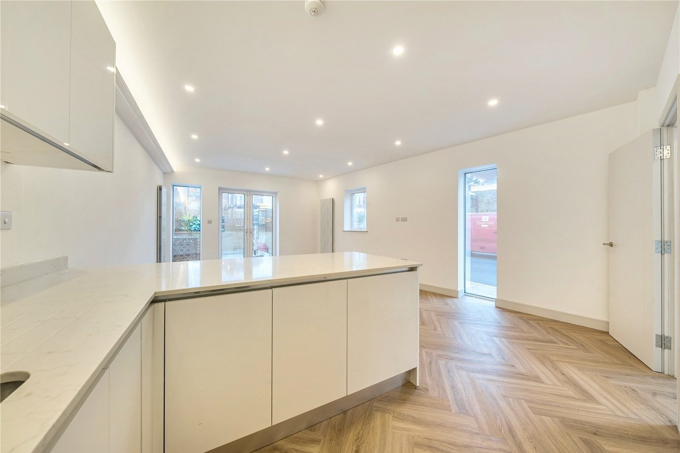 2 bedroom house for sale in London | Robinson Jackson