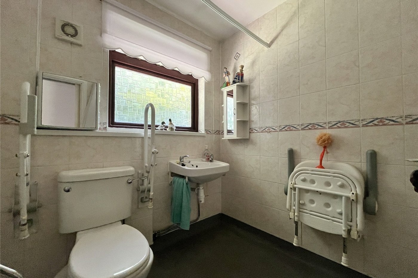 3 bedroom bungalow for sale in Newnham | Robinson Michael & Jackson