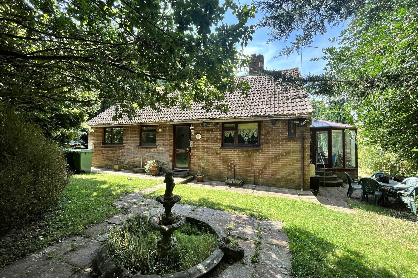 3 bedroom bungalow for sale in Newnham | Robinson Michael & Jackson