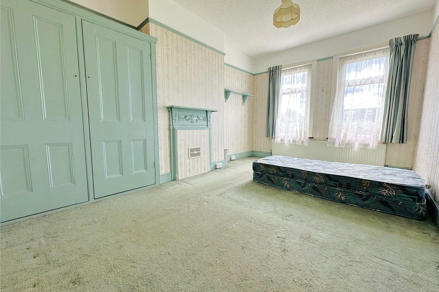 4 bedroom house for sale in London | Robinson Jackson