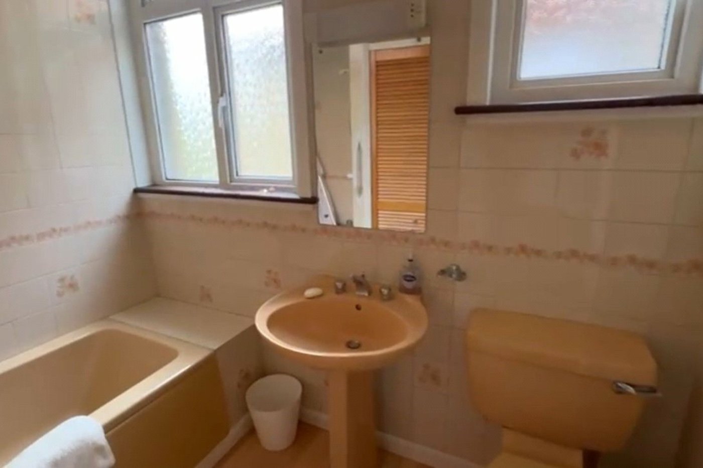 4 bedroom house for sale in London | Robinson Jackson