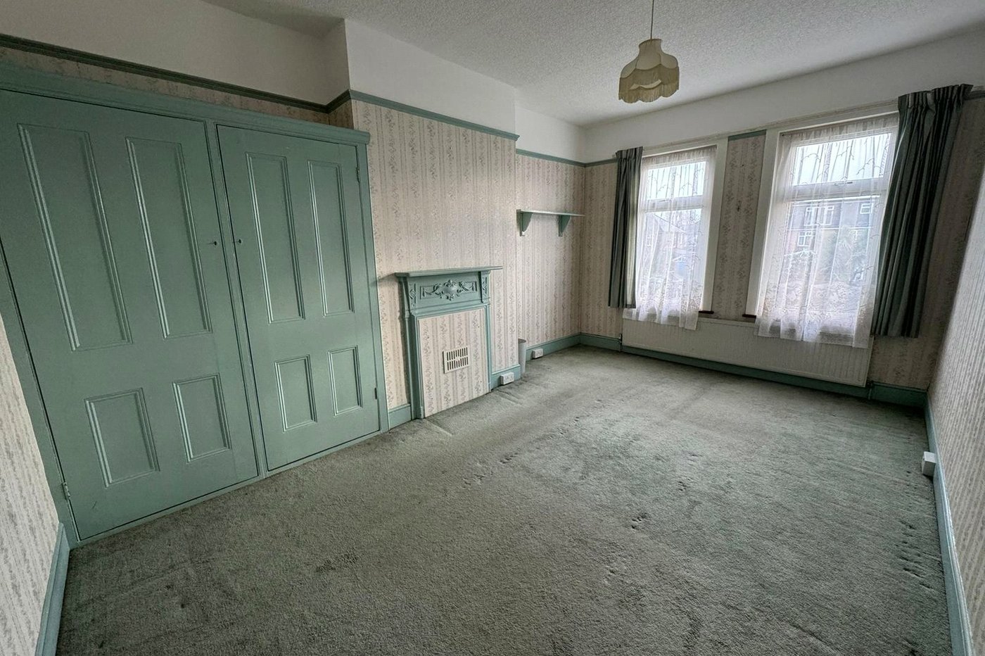 4 bedroom house for sale in London | Robinson Jackson