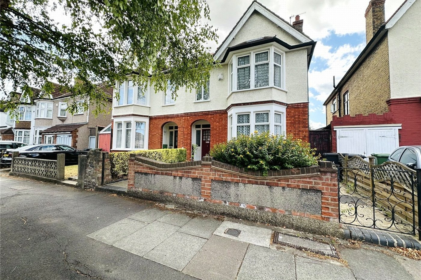 4 bedroom house for sale in London | Robinson Jackson