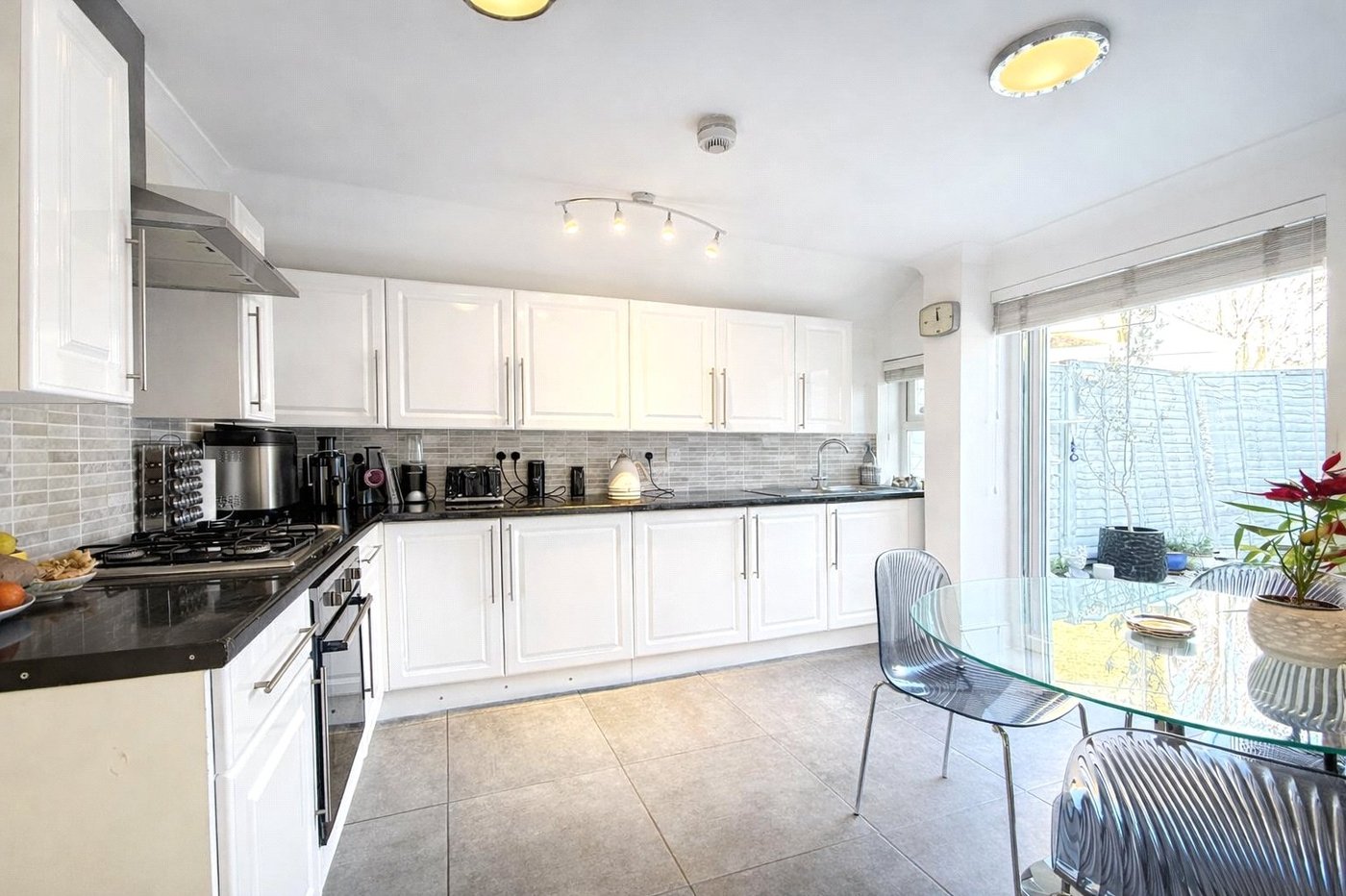 3 bedroom house for sale in London | Robinson Jackson