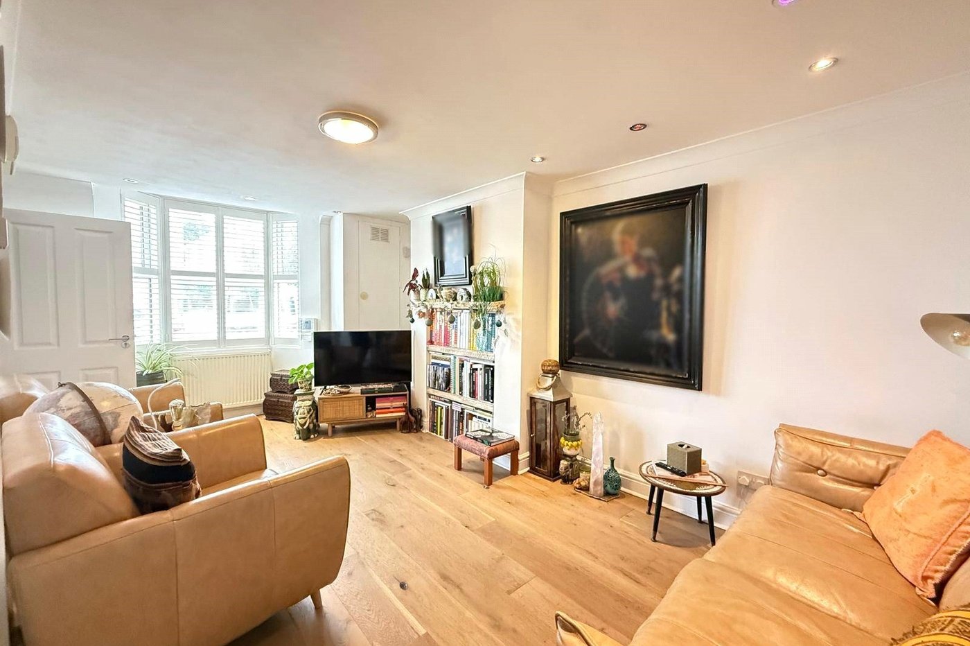 3 bedroom house for sale in London | Robinson Jackson