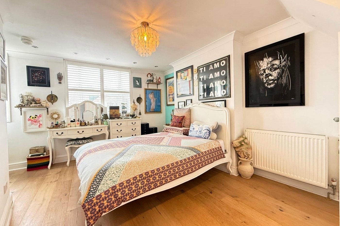 3 bedroom house for sale in London | Robinson Jackson