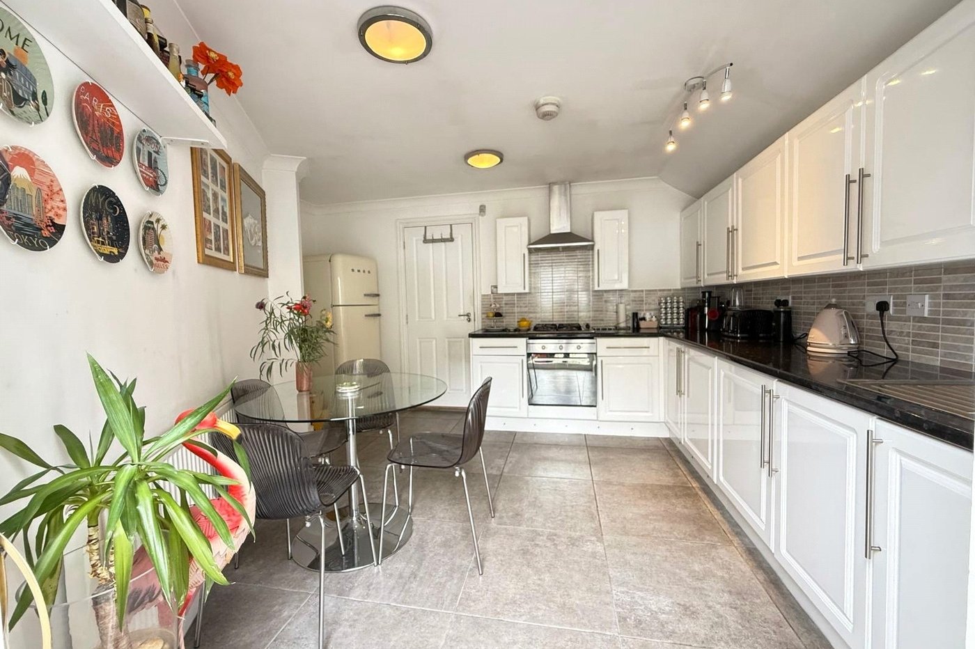 3 bedroom house for sale in London | Robinson Jackson