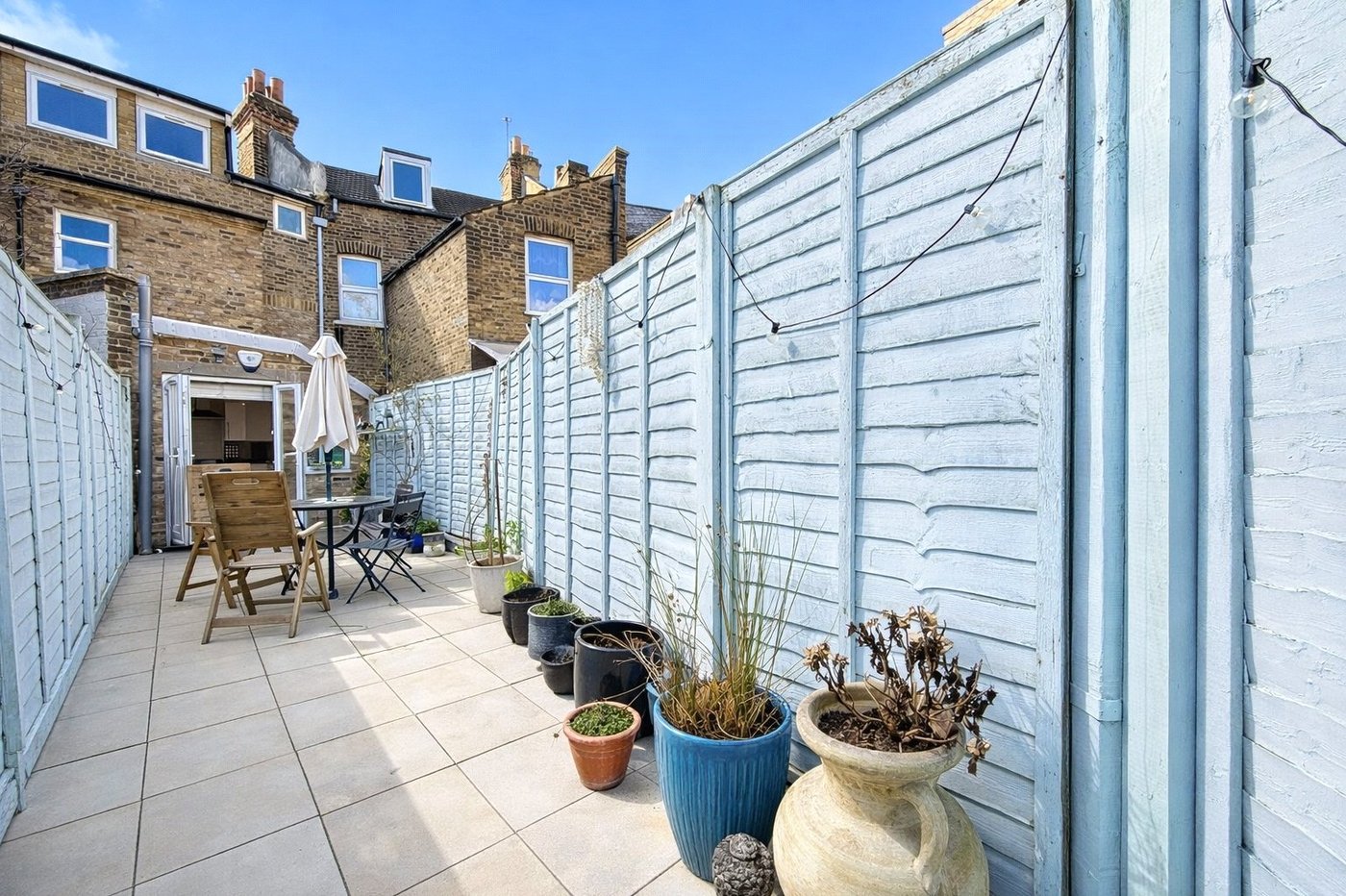 3 bedroom house for sale in London | Robinson Jackson