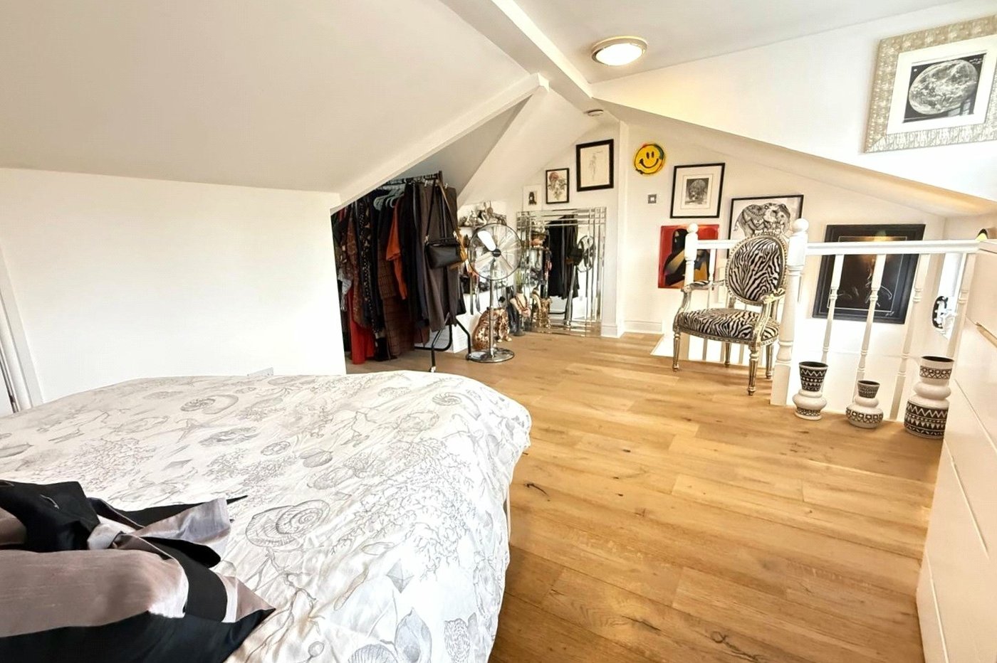 3 bedroom house for sale in London | Robinson Jackson