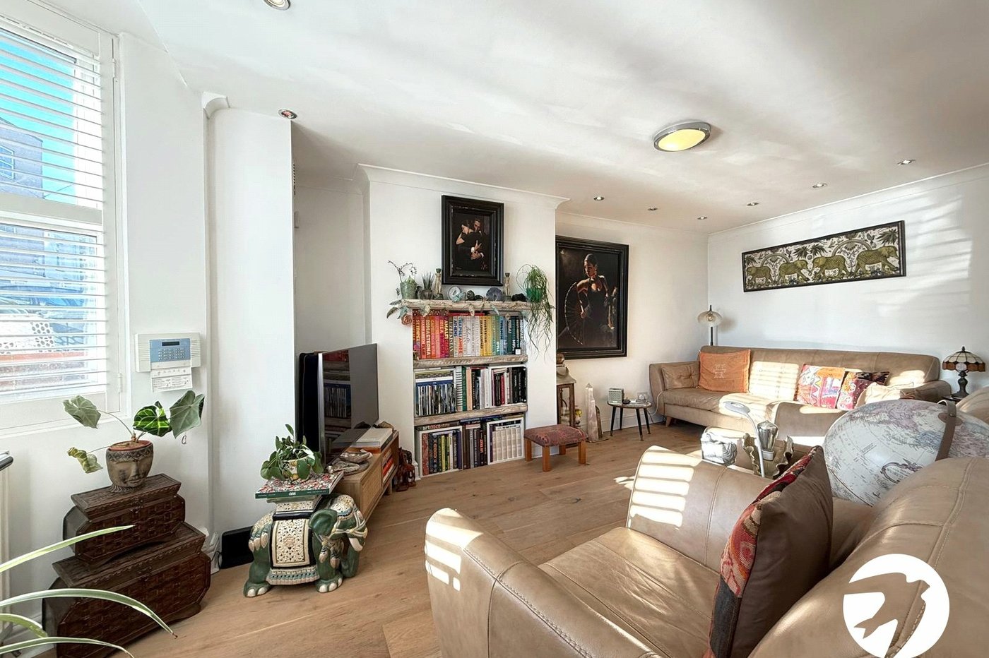 3 bedroom house for sale in London | Robinson Jackson