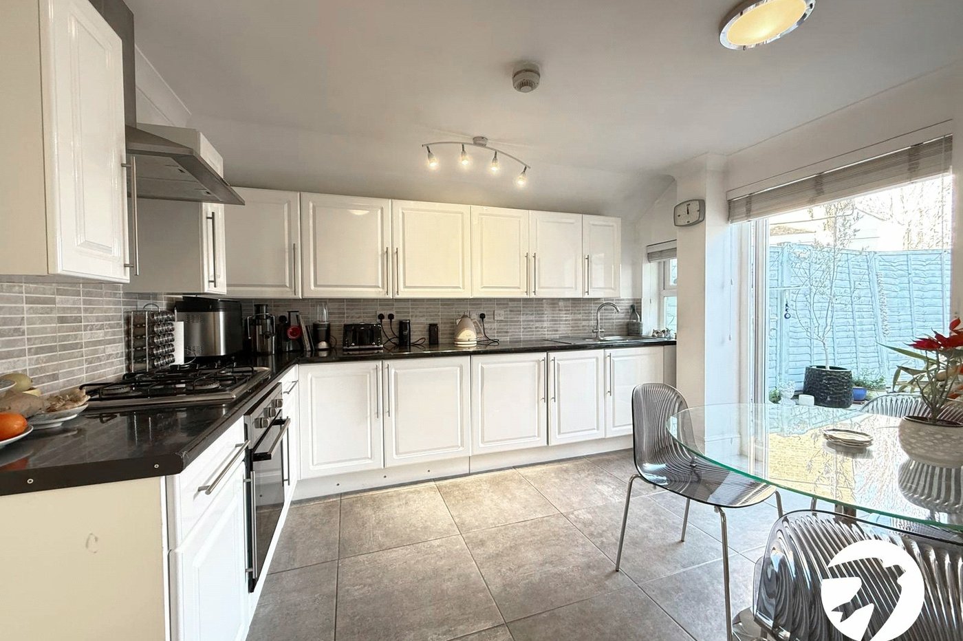 3 bedroom house for sale in London | Robinson Jackson